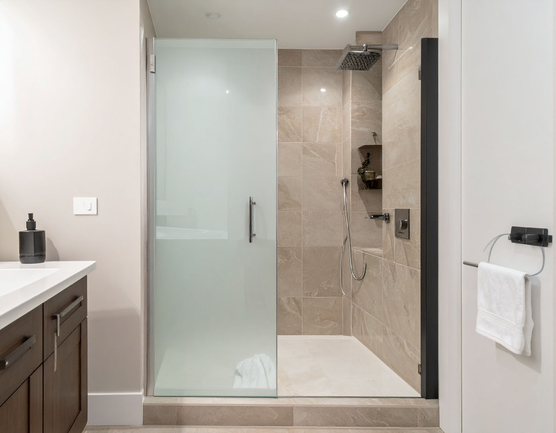 Fixed Shower Screen