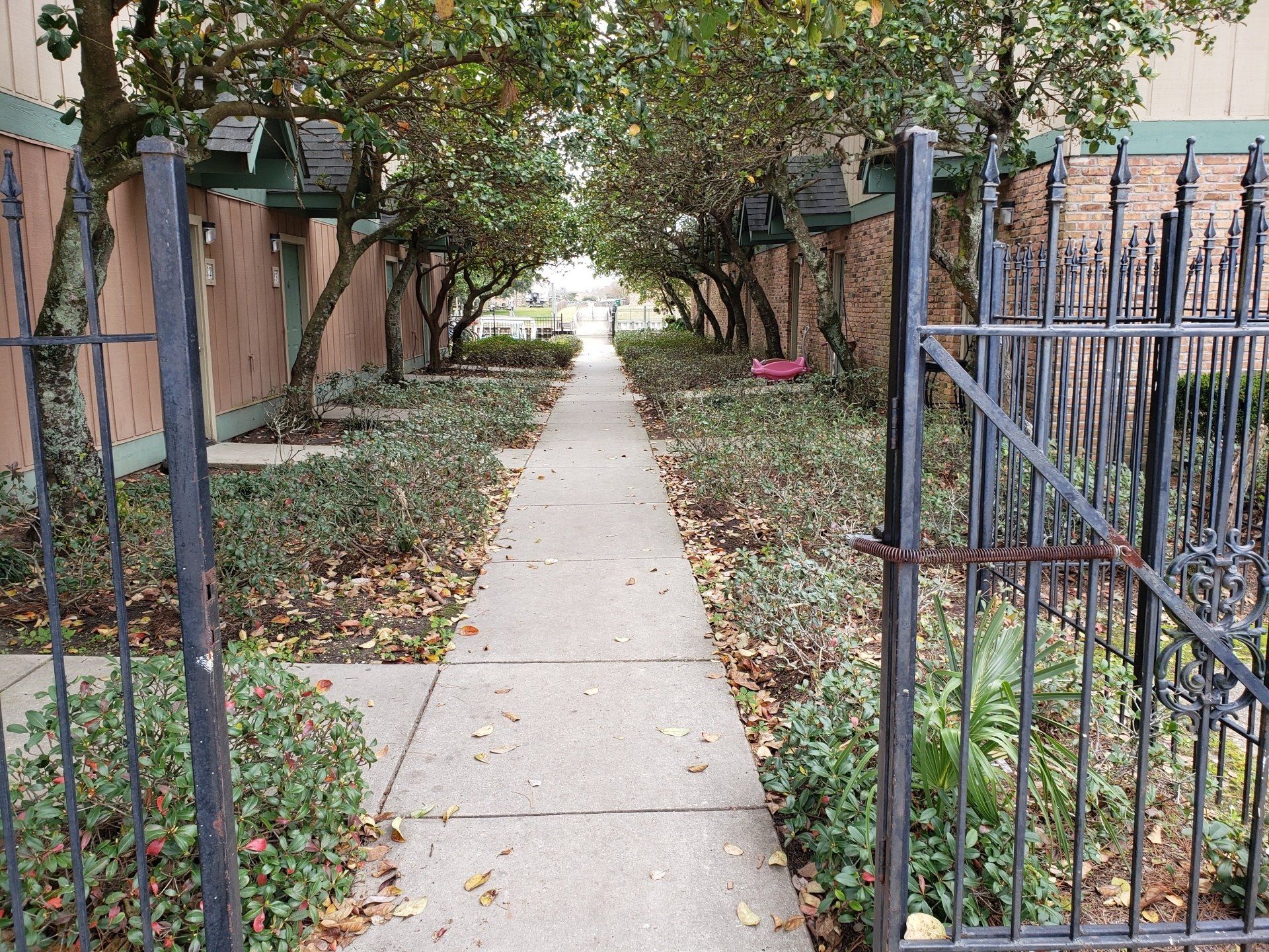 pic and link to property page