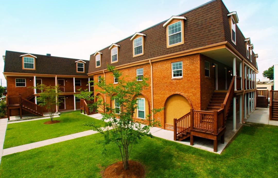 pic and link to property page