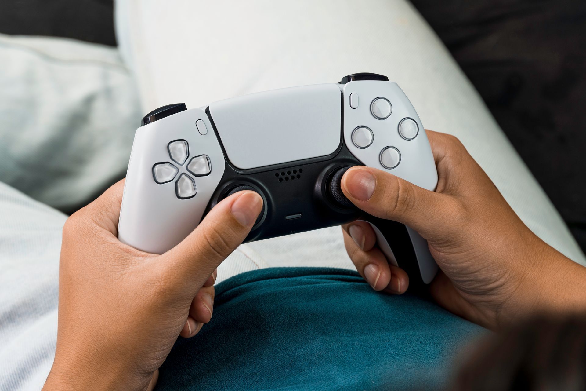 Pawn shop showcasing jewelry in Norwich, CT