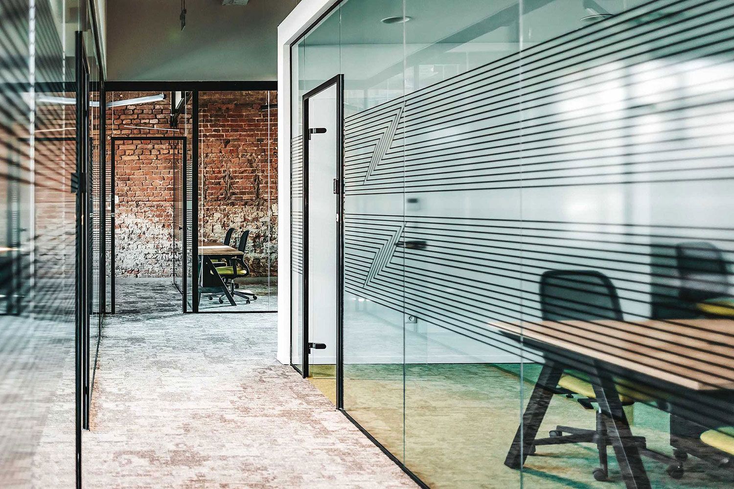 porte e pareti in vetro
