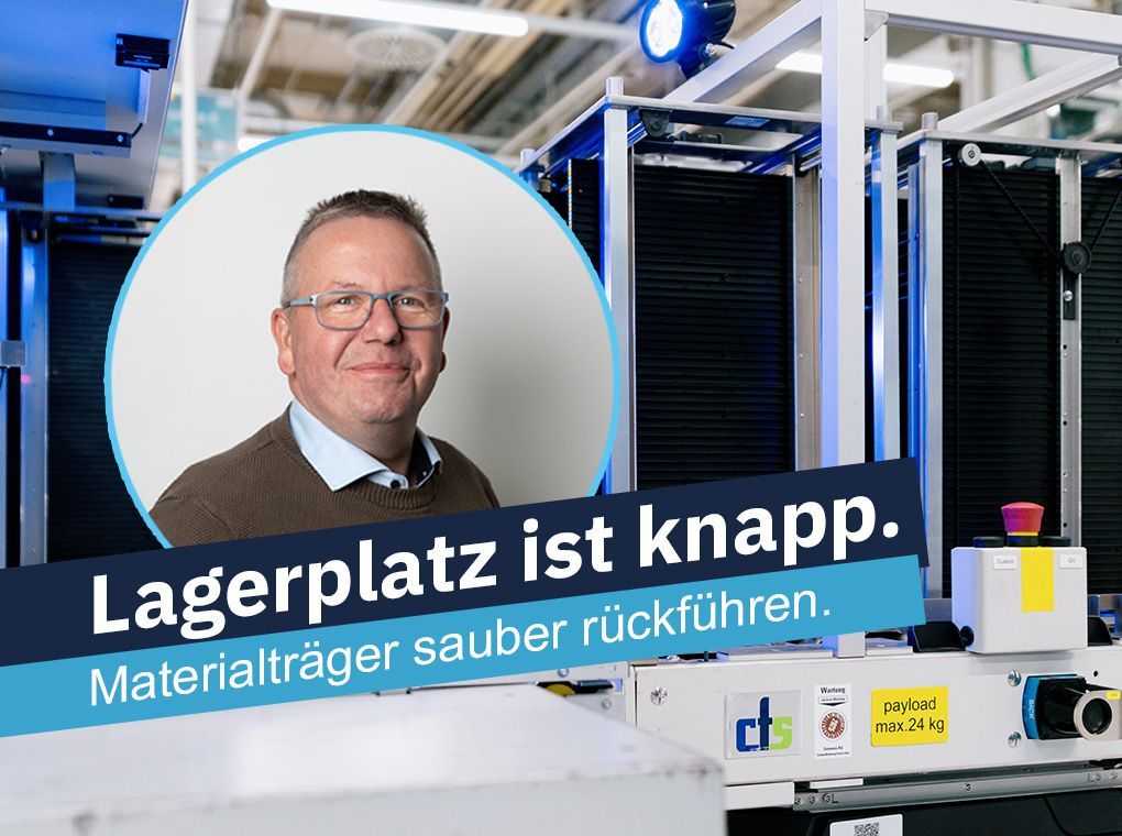 Personenporträt über Lagertechnik mit Text: „Lagerplatz ist knapp. Materialträger sauber zurückführen.“