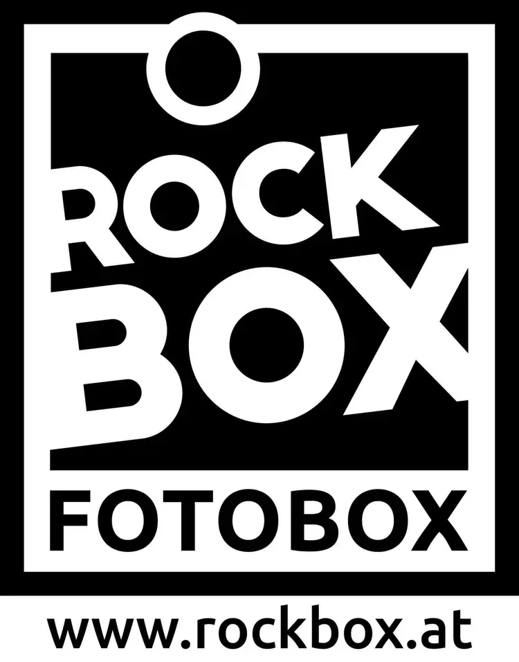 ROCKBOX FOTOBOX-Logo in Schwarzweiß mit Website www.rockbox.at