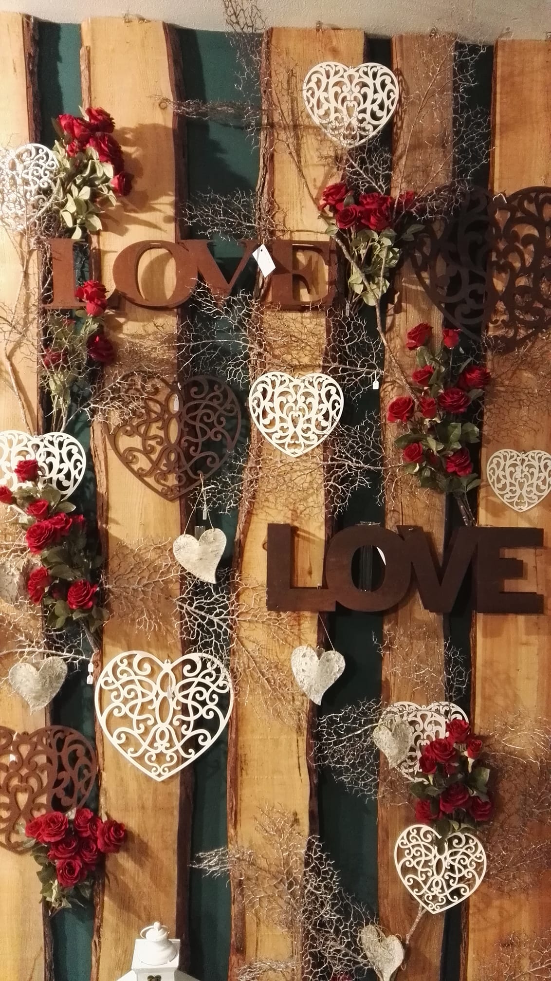 Decorazioni a tema amore per composizioni floreali