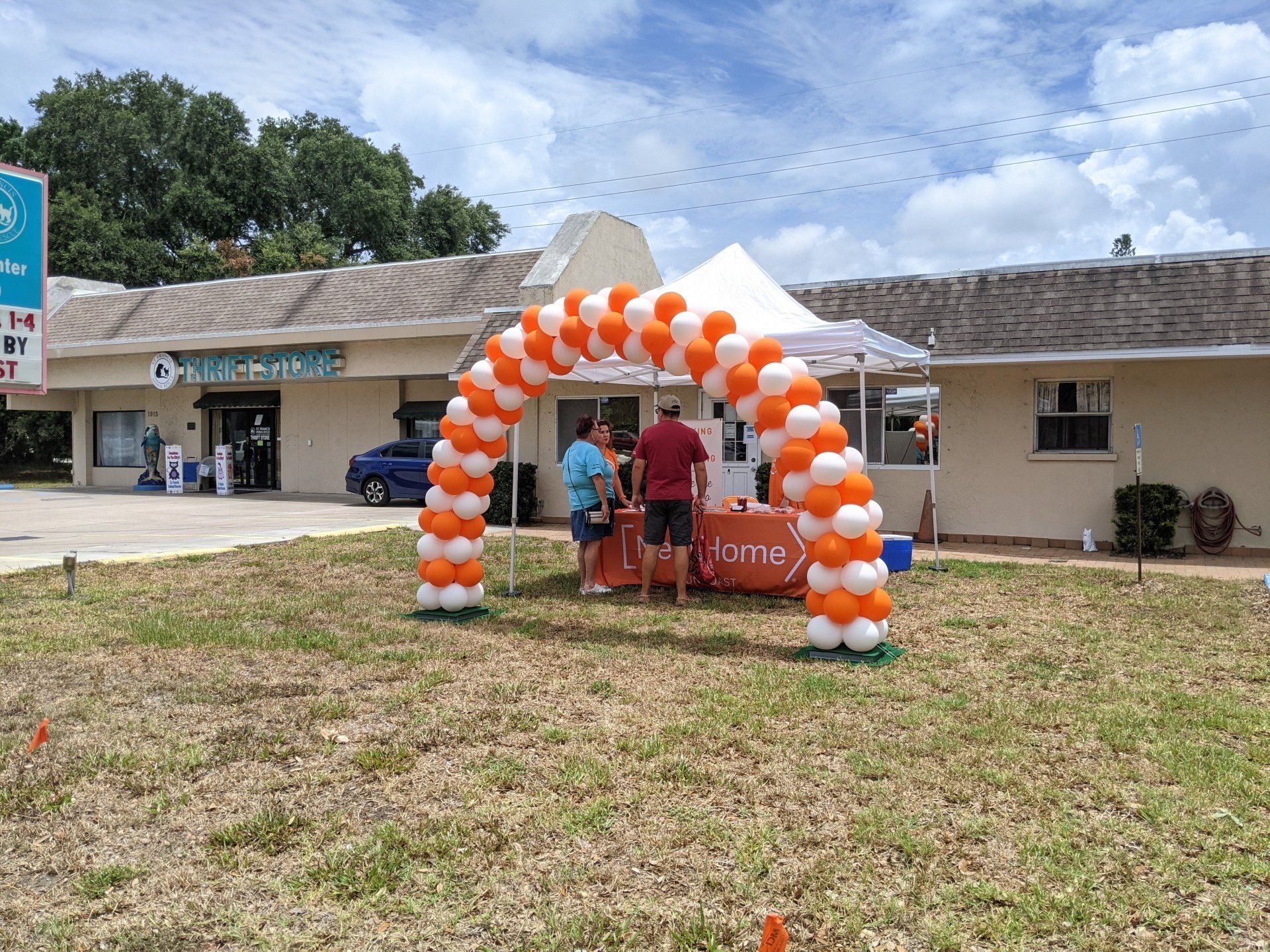Classic Balloon Arch to attract potential clients