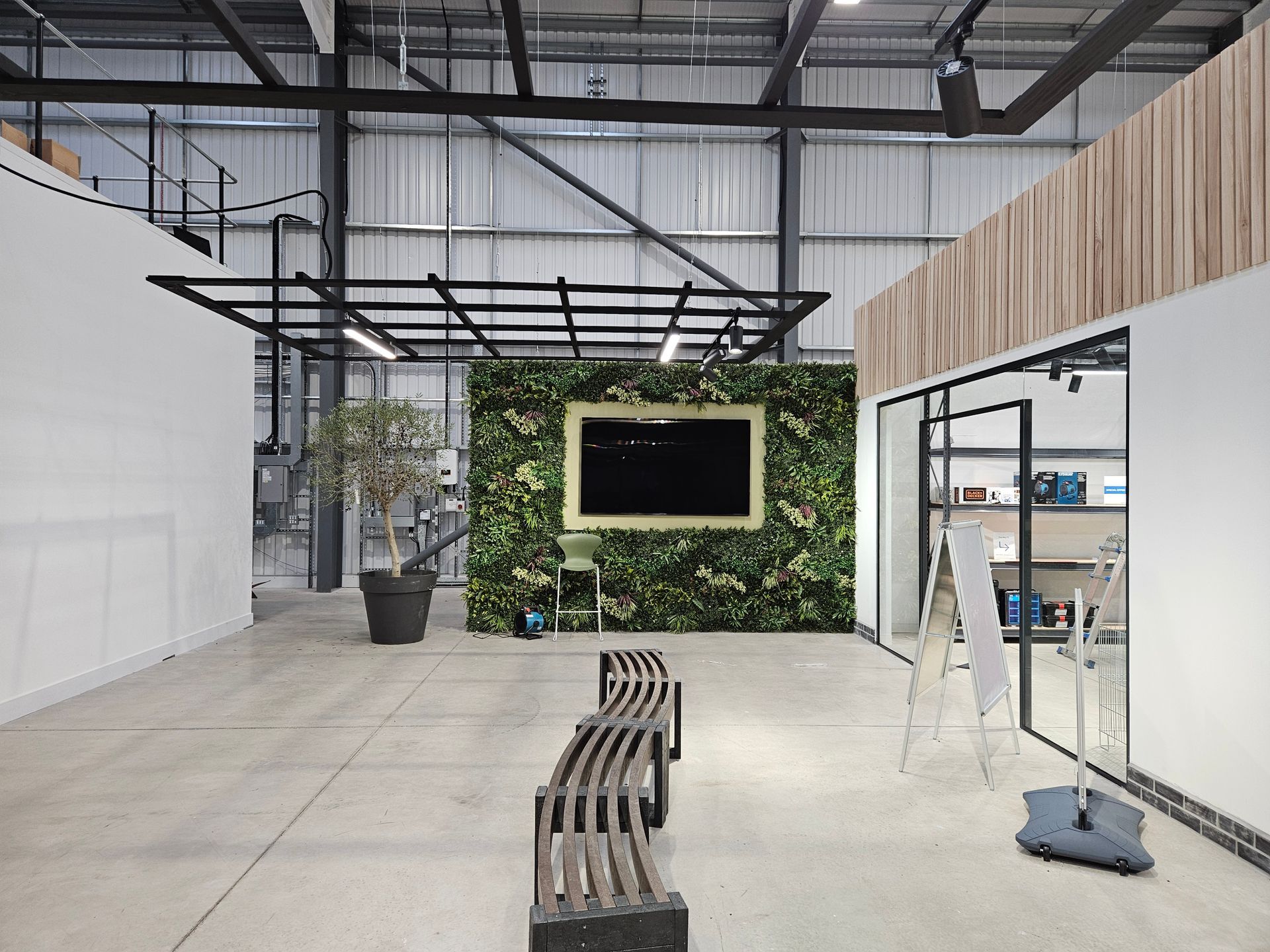 Creating Realistic Mock-Ups: Partitioning for Display Specialists in Evesham