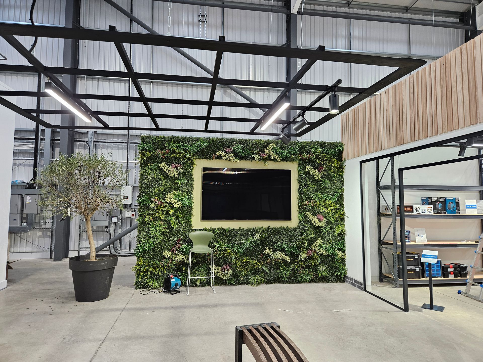 Creating Realistic Mock-Ups: Partitioning for Display Specialists in Evesham