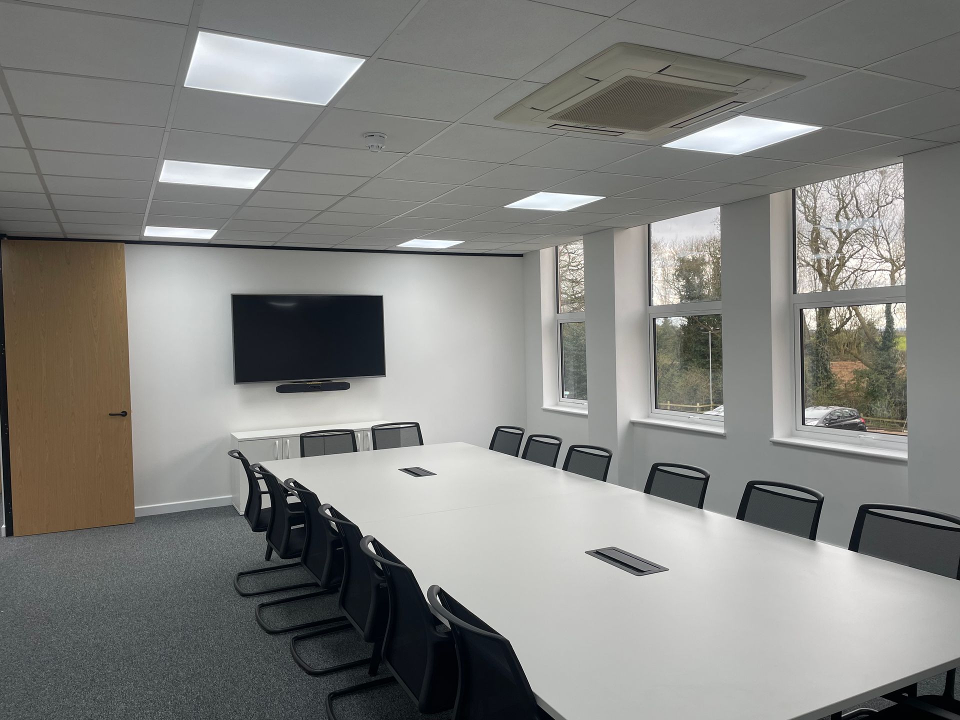 From Concept to Completion: Turnkey Office Refurbishment in London