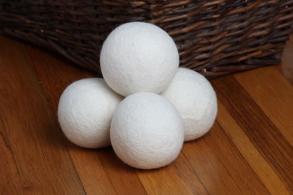 Homemade Dryer Sheet Alternatives: All-Natural, Chemical-Free Ways to Speed Up the Laundry Process