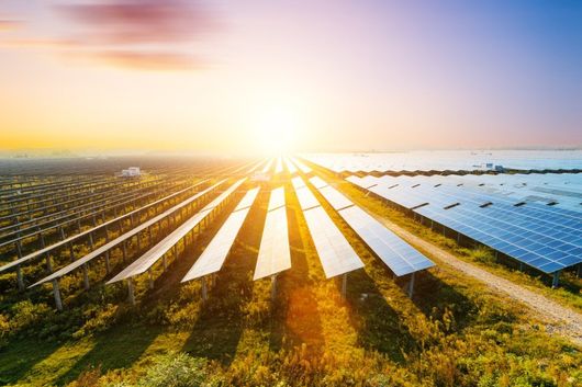 Impianto fotovoltaico nei campi