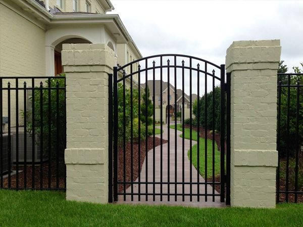 Homeowner's Gate — Chesterfield, MI — Radiance Aluminum Fence, Inc.