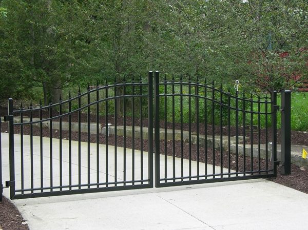 Black Gate — Chesterfield, MI — Radiance Aluminum Fence, Inc.