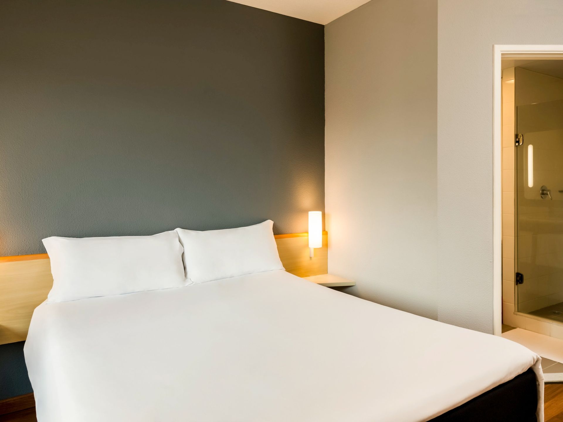 Acomodações  - Brut