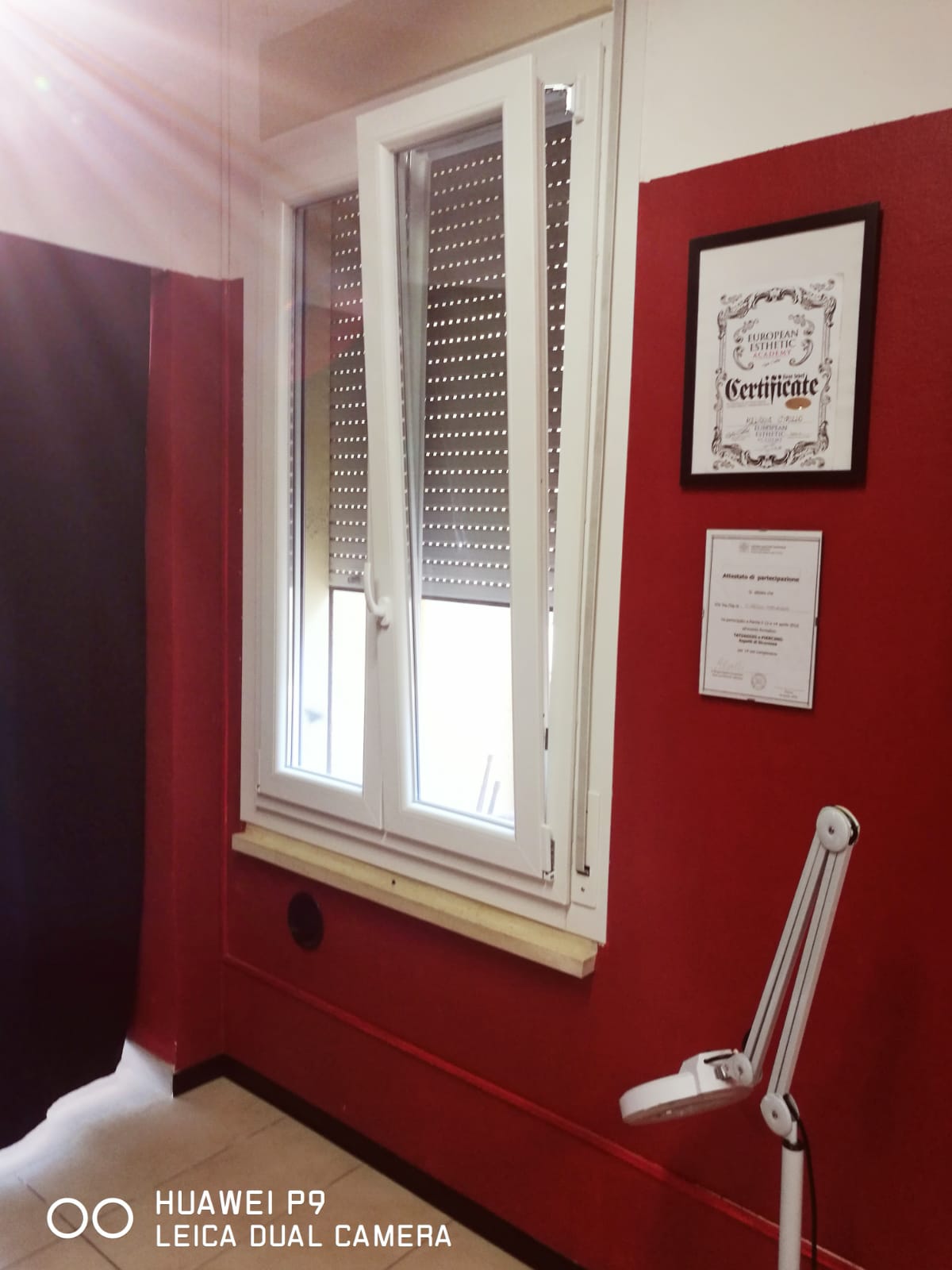 finestra con apertura a vasistas