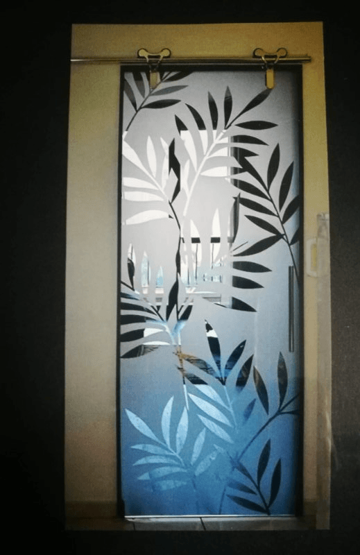 porta a vetro satinata con fantasia foglie