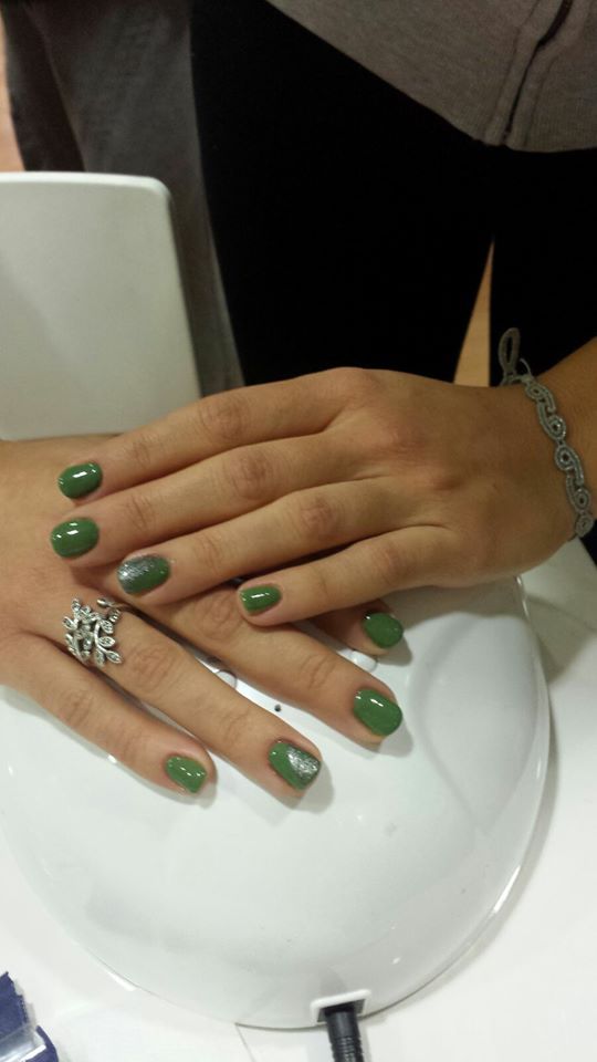 smalto per unghie viola