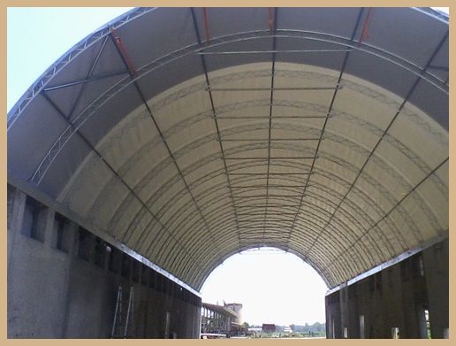 Tunnel rotoballe Maneggi Capannoni a carico neve