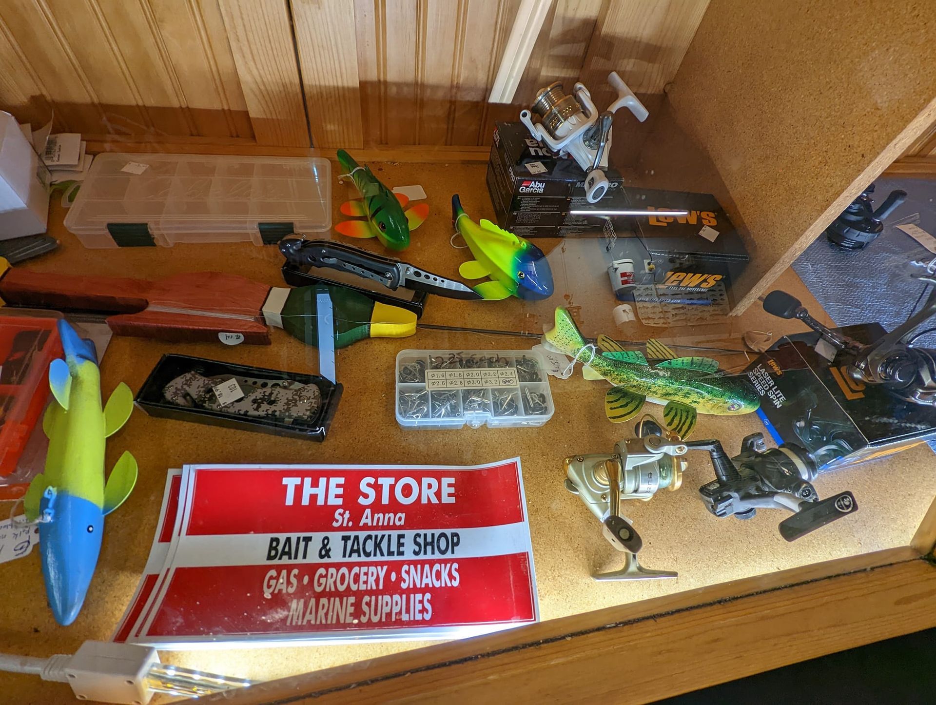 A table with a sign that says the store on it