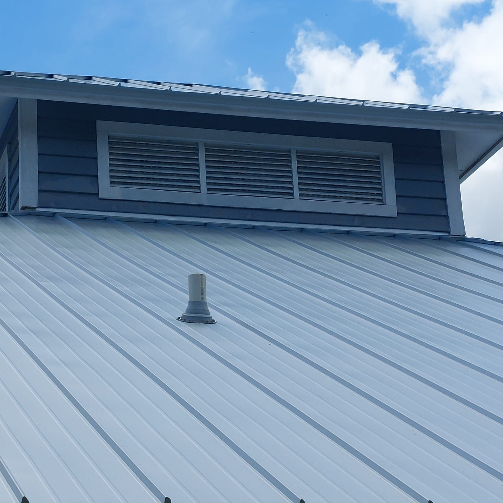 Vent on Siding — Tampa, FL — Yowell’s Roofing
