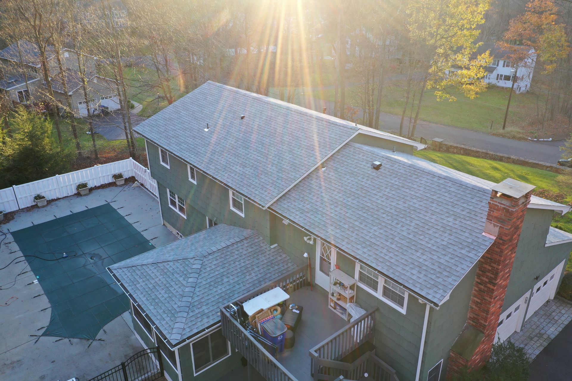Gray roof installation for green house