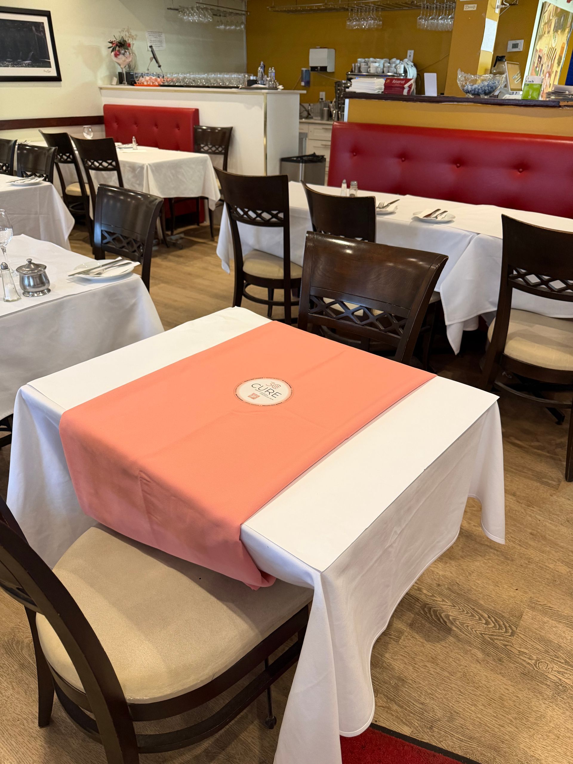 AL DENTE MONKLAND PARTICIPATES IN THE CURE FOUNDATION'S PINK TABLE MOVEMENT IN SUPPORT OF PATIENTS.