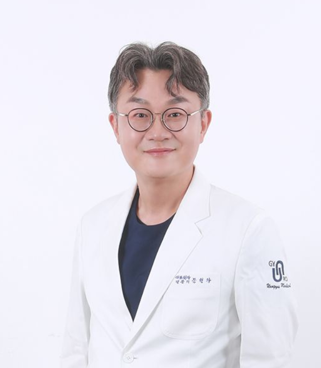 Dr. Moon Hyeon-chang — Board-certified urologist at Urogyn Busan Seomyeon clinic, specializing in frenulum release surgery