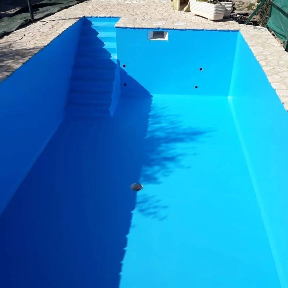 piscina con guaina impermeabilizzante