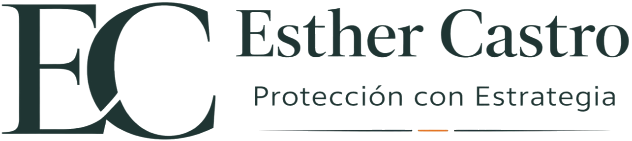 Logotipo de Esther Castro con las letras estilizadas "EC" y el lema "Protecci&oacute;n con Estrategia".