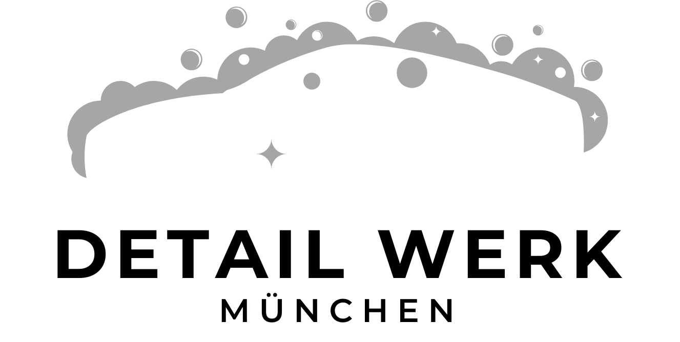 Logo für Detail Werk München: Autosilhouette mit Blasen darüber und dem Text