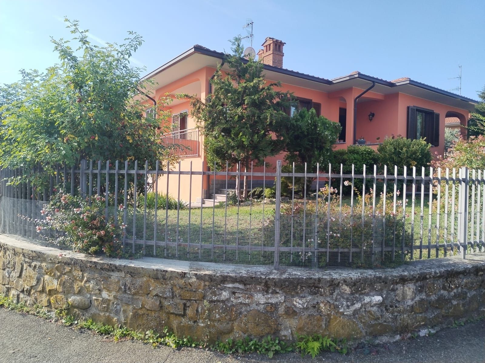 altra foto esterna della casa famiglia
