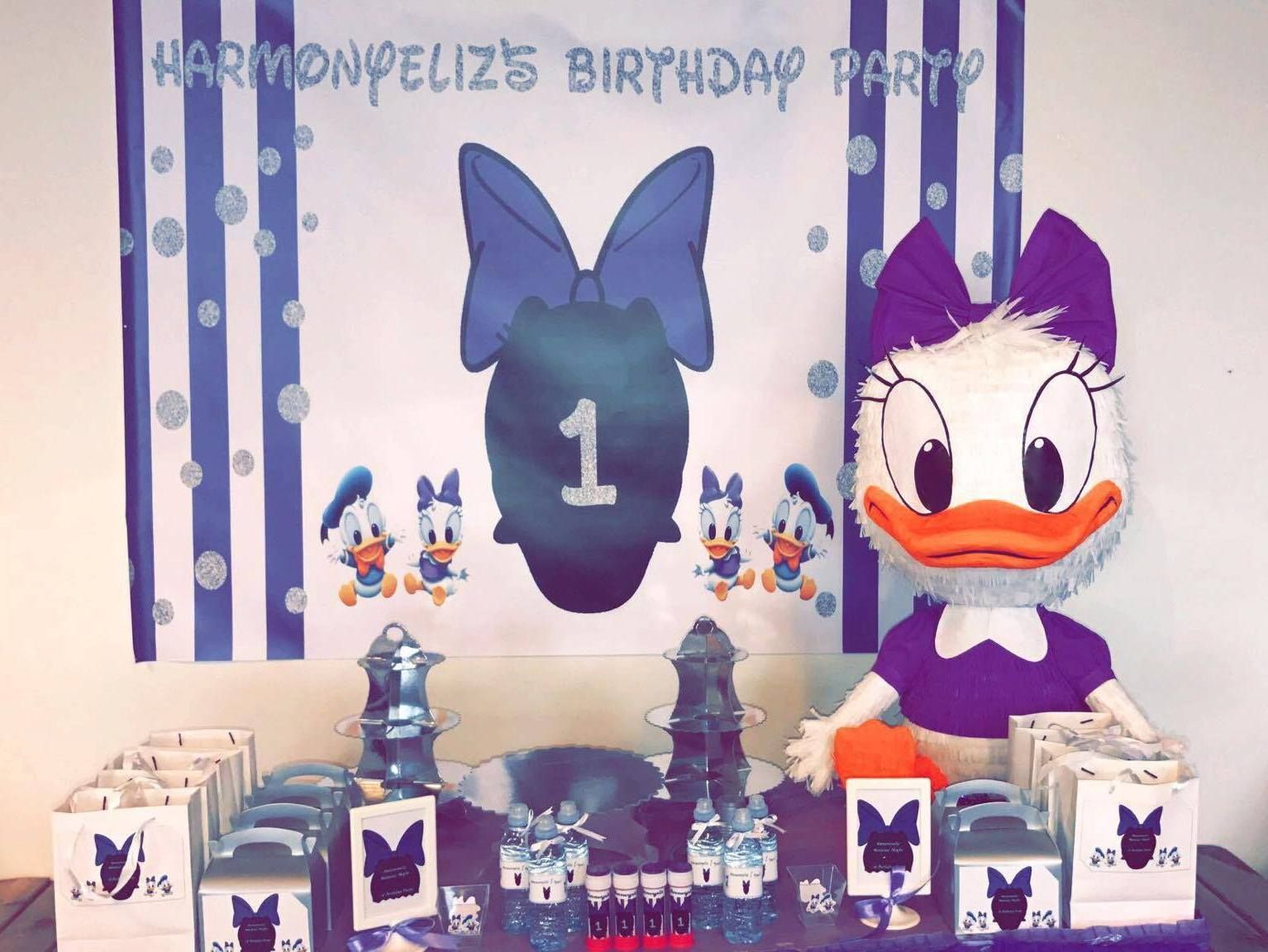 Piñata baby Daisy Duck