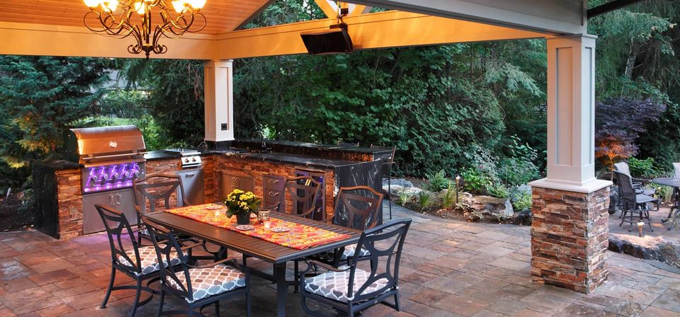 outdoor kitchen living room