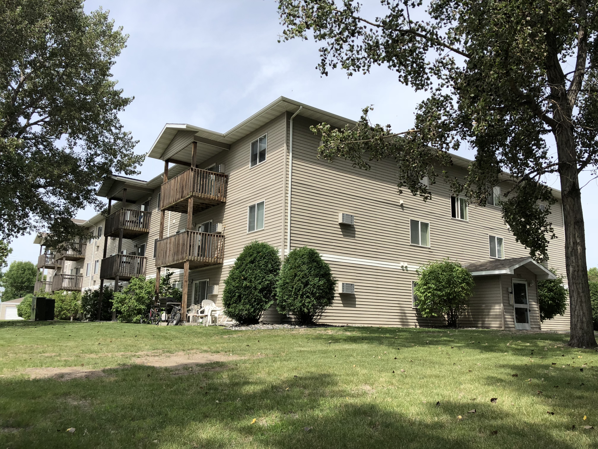 Westwood Apartments Exterior Photo