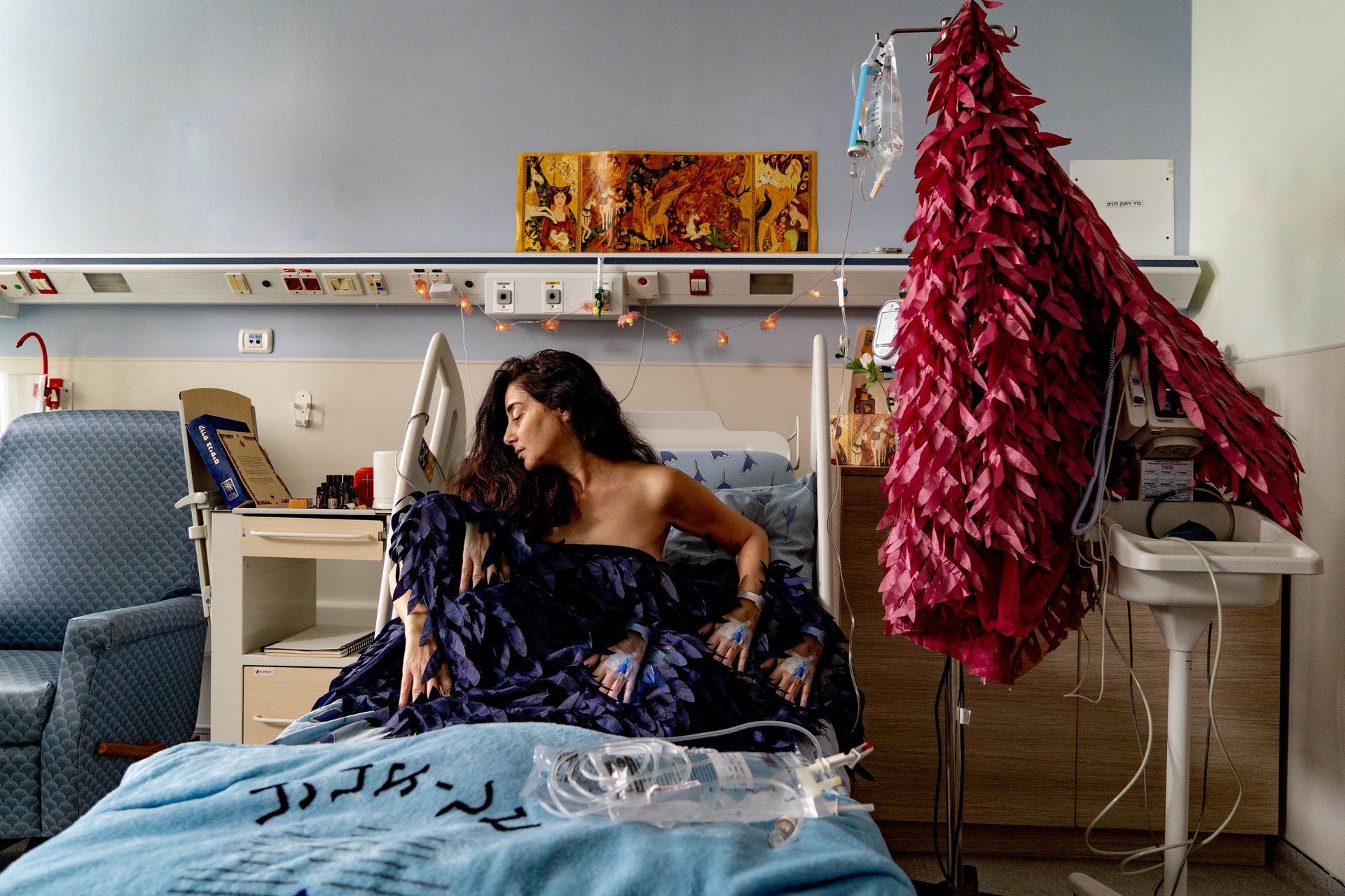 הַצֹּרֶךְ בְּמַגָּע יָד