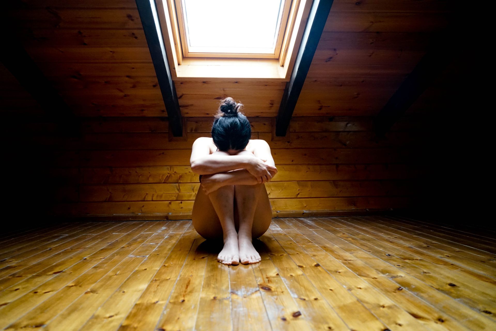 כְּמוֹ יָרֵחַ מִתְמַלֵּא וּמִתְרוֹקֵן