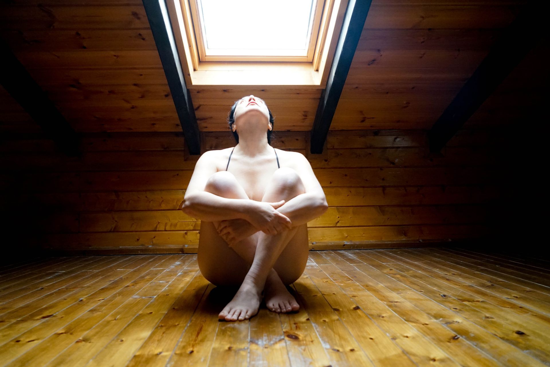 כְּמוֹ יָרֵחַ מִתְמַלֵּא וּמִתְרוֹקֵן