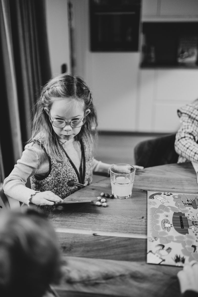 Spelletjes spelen tijdens een gezinsshoot