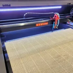 Honeycomb Table Easily Removes To Access Blade Table