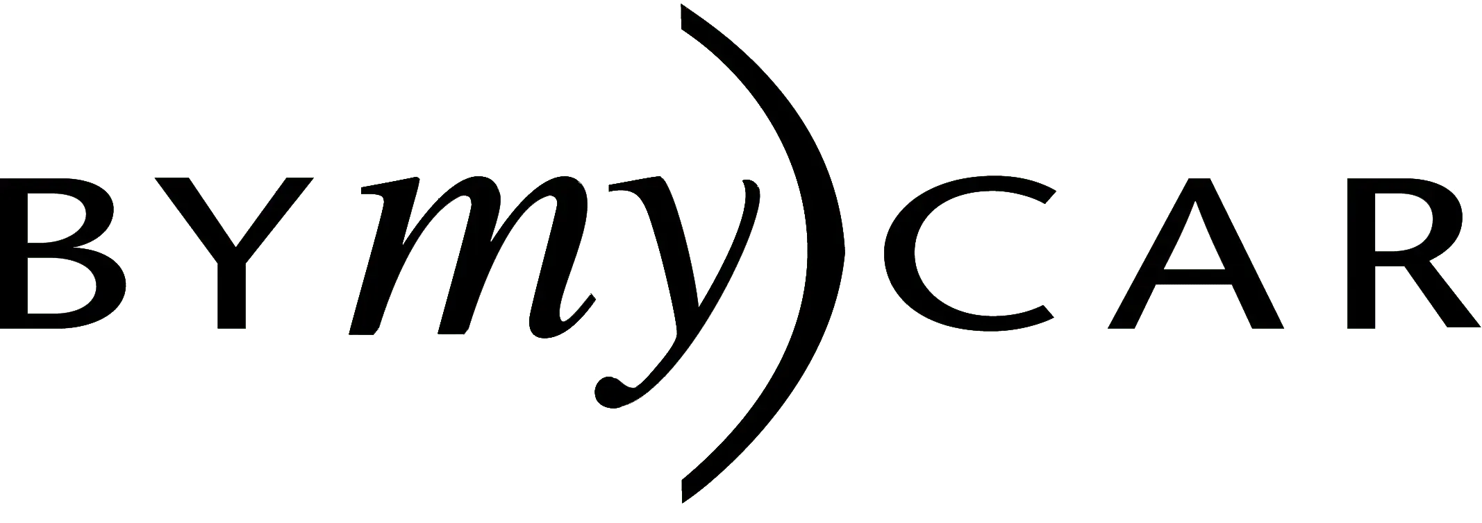 Le logo BYmyCAR, avec un texte en majuscules dans une police à empattements et une parenthèse courbe séparant « my » et « CAR ».