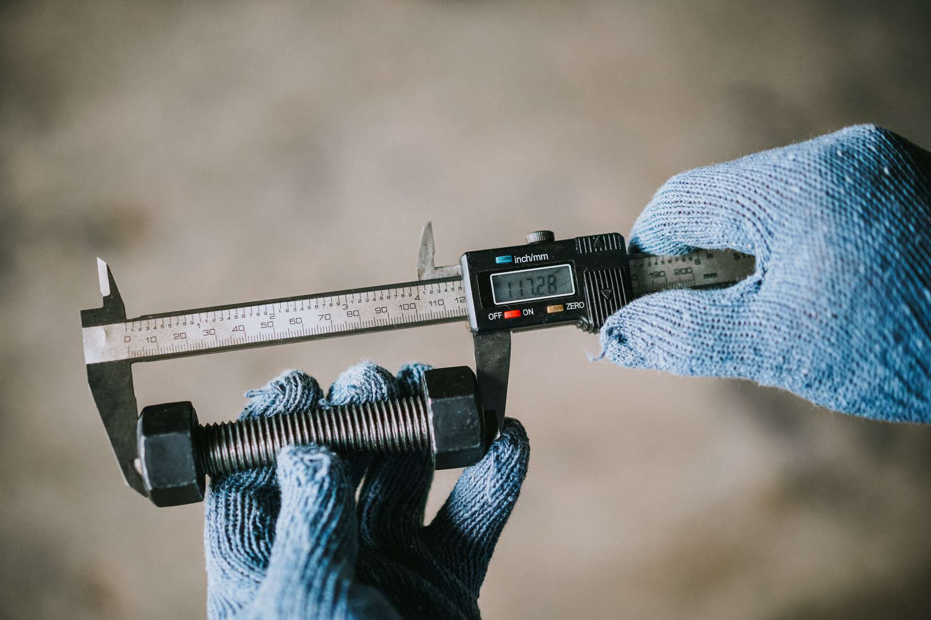 mengukur stud bolt nut