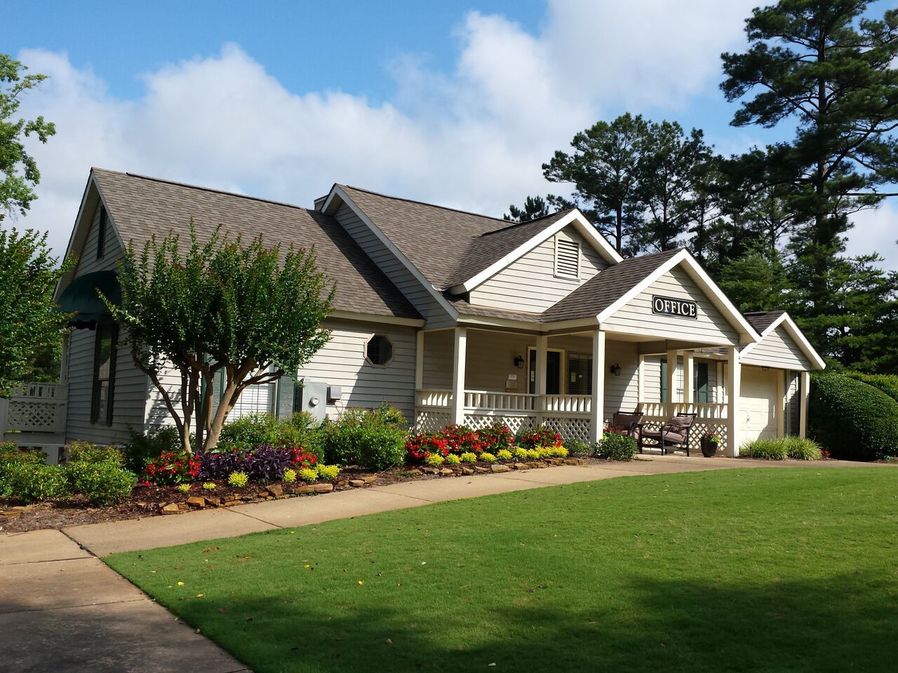 The Village at Lakeside Apartments Mulberry Properties, LLC