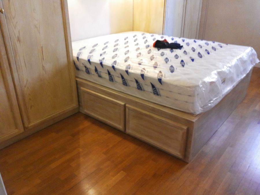 mobili in legno per la camera