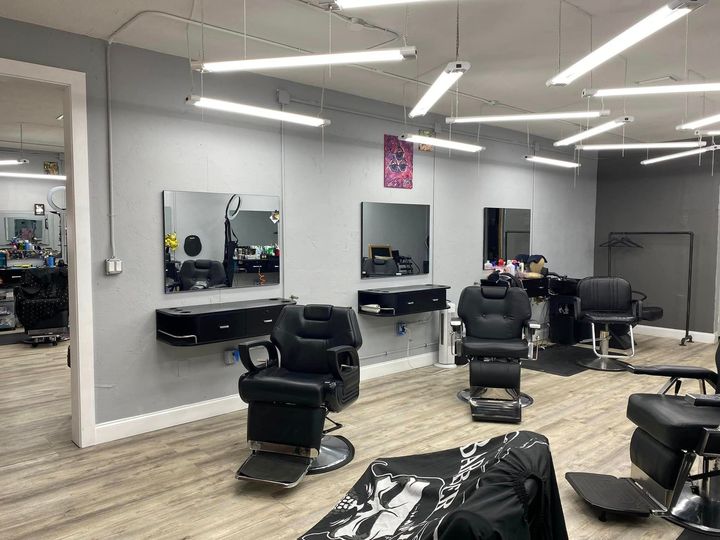 Empty Barbershop — Pinellas Park, FL — Original Groomer Barbershop