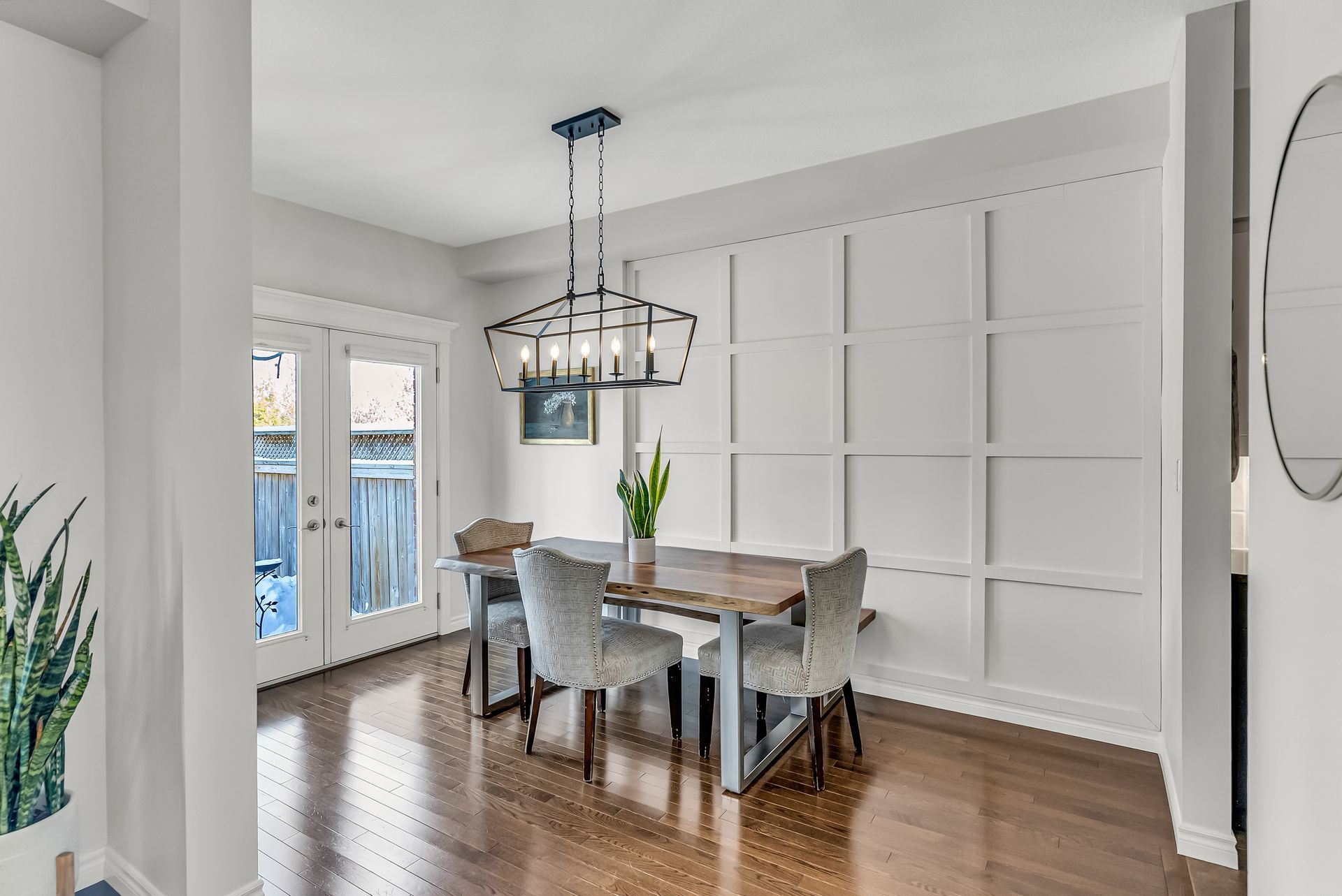 12-146 Downey Rd Living Room