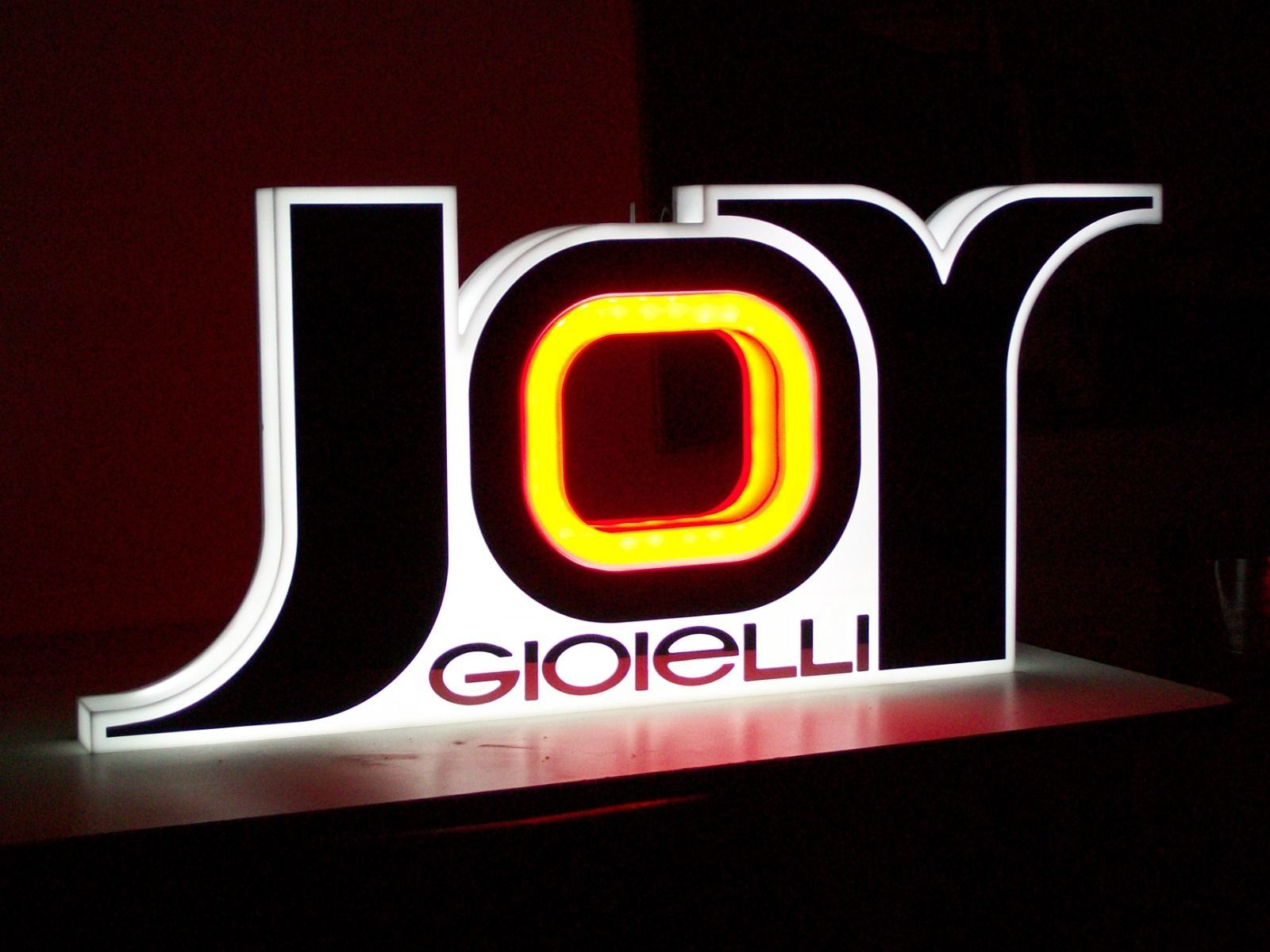 Insegna illuminata per gioielleria 