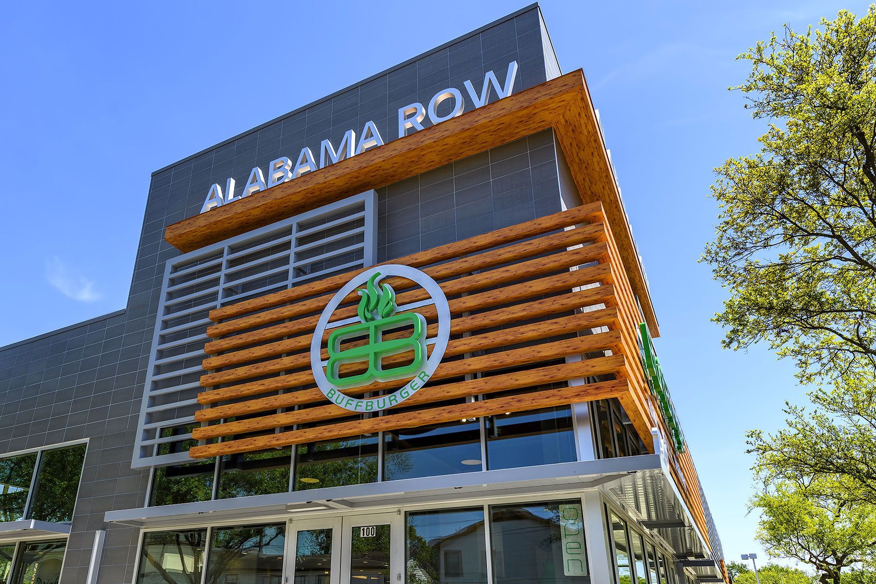 A large building with the word alabama row on it
