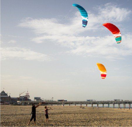 Cross kites power kites flown on the beach