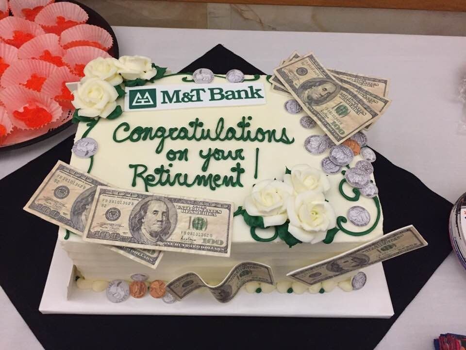 a cake that says congratulations on your retirement