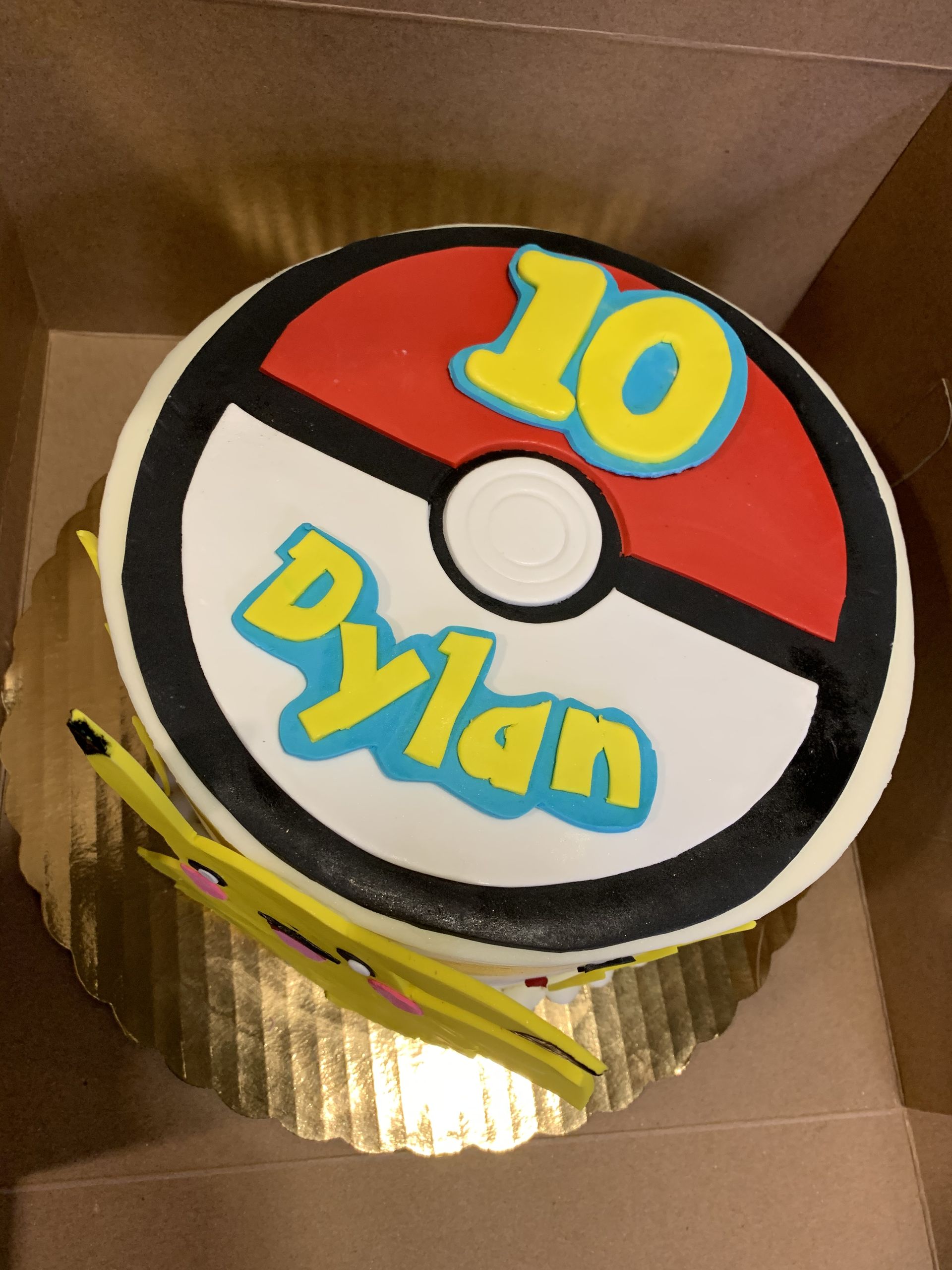 a birthday cake for a boy named dylan