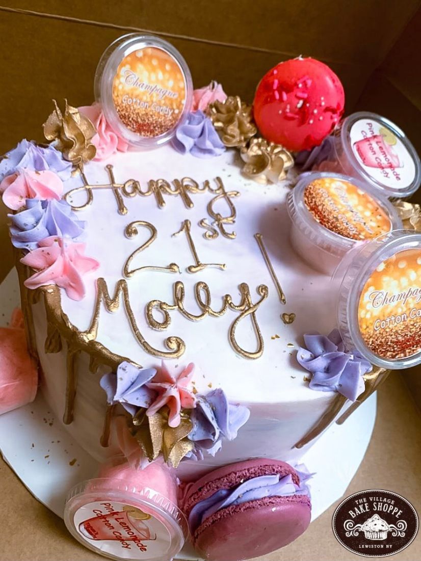 a cake that says happy 21st molly on it